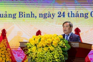 Bí thư Tỉnh ủy Quảng Bình Vũ Đại Thắng đọc diễn văn tại buổi lễ.