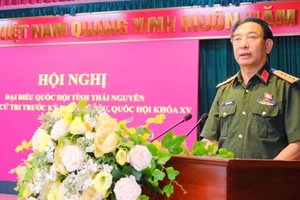 Đại tướng Phan Văn Giang phát biểu ý kiến với cử tri thành phố Sông Công (Thái Nguyên).