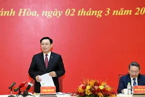 Chủ tịch Quốc hội Vương Đình Huệ làm việc với Ban Thường vụ Tỉnh ủy Khánh Hòa.