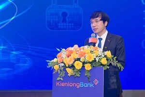 Ông Nguyễn Văn Minh - Phó Tổng Giám đốc KienlongBank chia sẻ tại Hội thảo.