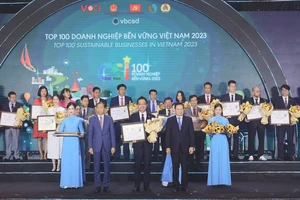 Acecook Việt Nam được trao chứng nhận Top 100 Doanh nghiệp bền vững 2023.