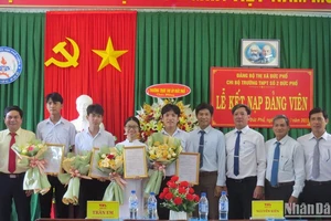 Thời gian gần đây, công tác phát triển đảng viên là học sinh trung học phổ thông ở Quảng Ngãi được các cấp ủy, tổ chức đảng quan tâm đúng mức.