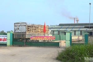 Công ty trách nhiệm sản xuất và thương mại Sinh Lộc ở cụm công nghiệp-làng nghề Tịnh Ấn Tây (xã Tịnh Ấn Tây, thành phố Quảng Ngãi), bị phạt 330 triệu đồng về hành vi xả nước thải có chứa các thông số môi trường nguy hại vào môi trường. 