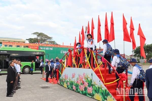 View - Hàng nghìn thanh niên Quảng Nam hăng hái lên đường bảo vệ Tổ quốc