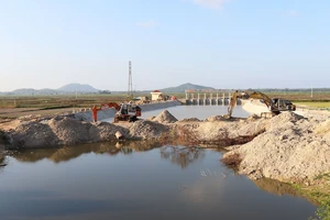 Nhiều địa phương ở Quảng Ngãi đang tập trung tu sửa hoàn thiện công trình thủy lợi để đảm bảo nguồn nước cho sản xuất vụ hè thu 2024.