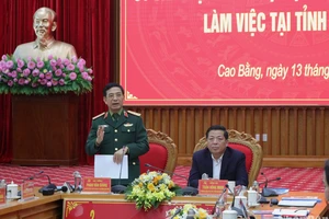 Đại tướng Phan Văn Giang phát biểu ý kiến tại buổi làm việc với lãnh đạo tỉnh Cao Bằng.
