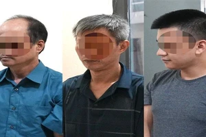 Ba bị can bị bắt tạm giam vì trách nhiệm trong vụ "sập bờ kè" ở Cao Bằng.