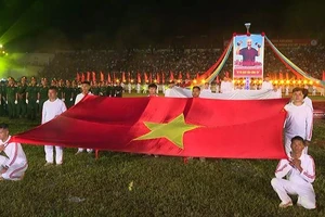 Quang cảnh lễ khai mạc Hội thi Thể thao các dân tộc thiểu số tỉnh Quảng Nam lần thứ II.