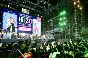 Lễ hội âm nhạc quốc tế Hò Dô (Hozo music festival) mùa thứ 5 thu hút hàng vạn khán giả.