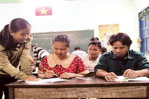 Một lớp học xóa mù chữ tại Trường tiểu học Vĩnh Hy, xã Vĩnh Hải, huyện Ninh Hải, tỉnh Ninh Thuận.