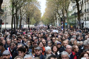 Tuần hành chống chủ nghĩa bài Do Thái ở Pháp. (Ảnh REUTERS)