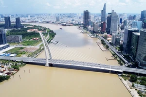 Thành phố Hồ Chí Minh nỗ lực, sáng tạo để luôn trở thành động lực, đầu tàu trong nền kinh tế của đất nước.