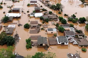 Bang Rio Grande do Sul của Brazil hứng chịu hậu quả của lũ lụt. (Ảnh REUTERS) 