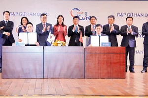 Ký kết hợp tác giữa doanh nghiệp tỉnh Bình Dương và doanh nghiệp Hàn Quốc tại hội nghị "Gặp gỡ Hàn Quốc 2024".