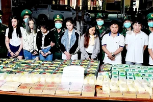 Chuyên án A424.4p, bắt 8 đối tượng người Lào, thu 198 kg ma túy các loại, 1 xe ô-tô.