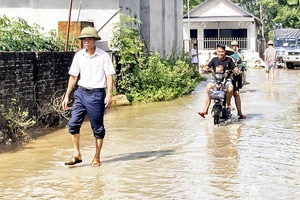 Ngập lụt kéo dài tại huyện Chương Mỹ cuối tháng 7/2024.