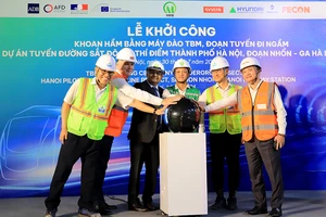 Lễ khởi công khoan hầm bằng máy đào TBM Dự án Metro Line 3 Hà Nội.