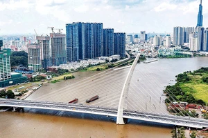 Thành phố Hồ Chí Minh có nhiều điều kiện, nguồn lực để phát triển, đóng góp cho sự phát triển của đất nước. Trong ảnh: Một góc Thành phố Hồ Chí Minh hôm nay. (Ảnh THÀNH ÐẠT)