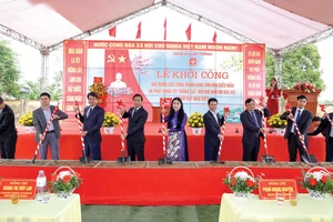 Bí thư Tỉnh ủy Hoàng Thị Thúy Lan khởi công công trình làng văn hóa kiểu mẫu thôn Bàn Mạch, xã Lý Nhân, huyện Vĩnh Tường.