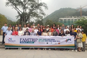 Đoàn farmtrip thăm khu danh thắng Tây Thiên.