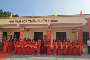 Khánh thành Nhà văn hóa thôn 200 chỗ ngồi.