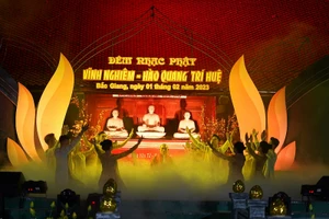 Màn sử thi "Vĩnh Nghiêm cổ tự" được biểu diễn tại khai mạc lễ hội chùa Vĩnh Nghiêm.