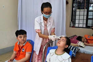 Dịch đau mắt đỏ lan nhanh trong học sinh, tại các trường học ở tỉnh Lào Cai. (Ảnh: PHƯƠNG THẢO)