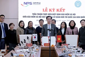 Đại diện lãnh đạo Bảo hiểm xã hội Việt Nam tại lễ ký Thỏa thuận thực hiện Hiệp định về bảo hiểm xã hội giữa Việt Nam-Hàn Quốc theo hình thức trực tuyến, ngày 23/1/2024.