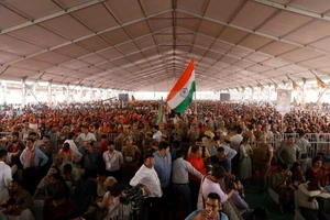 Những người ủng hộ Thủ tướng Ấn Độ Narendra Modi tham dự một cuộc mít-tinh vận động bầu cử ở Meerut, Ấn Độ, ngày 31/3/2024. Ảnh: REUTERS