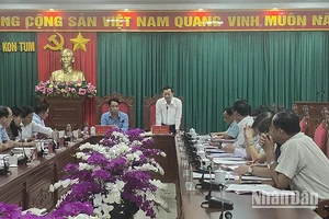 Quang cảnh buổi làm việc.