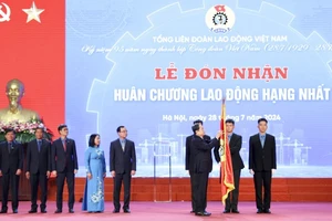 Lễ kỷ niệm 95 năm thành lập Công đoàn Việt Nam và đón nhận Huân chương Lao động hạng Nhất.