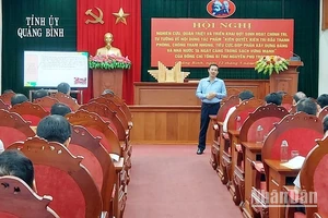 Đồng chí Nguyễn Thái Học, Phó Trưởng Ban Nội chính Trung ương giới thiệu những nội dung mới, quan trọng của cuốn sách