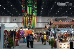 Các gian hàng tại Lễ hội Du lịch Thái Lan năm 2024 được tổ chức tại Trung tâm Hội nghị Quốc gia Queen Sirikit ở thủ đô Bangkok của Thái Lan. (Ảnh: ĐINH TRƯỜNG)