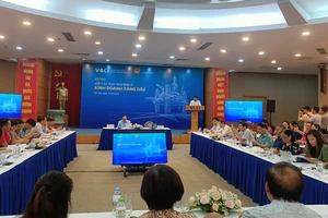 Phó Tổng thư ký kiêm Trưởng ban Pháp chế VCCI Đậu Anh Tuấn phát biểu tại hội thảo.