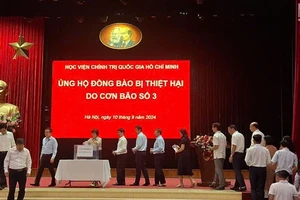 Học viện Chính trị quốc gia Hồ Chí Minh ủng hộ đồng bào bị ảnh hưởng bão số 3.