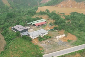 Khu nhà trụ sở và chăn nuôi được công ty đầu tư xây dựng tại xã Quảng Chu, huyện Chợ Mới.