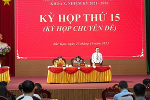 Kỳ họp chuyên đề lần này của Hội đồng nhân dân tỉnh Bắc Kạn đã thông qua 15 nghị quyết. (Ảnh: TUẤN SƠN)