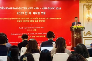 Cục trưởng Cục Bản quyền tác giả Trần Hoàng phát biểu tại một diễn đàn về bản quyền.