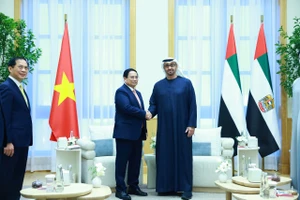 Thủ tướng Chính phủ Phạm Minh Chính và Tổng thống UAE Sheikh Mohammed bin Zayed Al Nahyan (Ảnh: Dương Giang/TTXVN). 