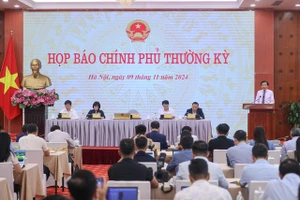 Quang cảnh buổi họp báo Chính phủ thường kỳ tháng 10/2024 (Ảnh: VGP/Nhật Bắc). 