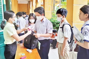 Học sinh Thành phố Hồ Chí Minh tham gia kỳ thi tốt nghiệp THPT năm 2023 tại điểm thi Trường THPT Trưng Vương, Quận 1.