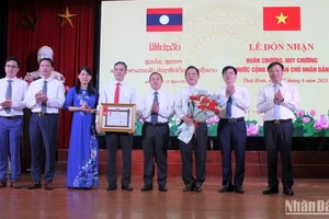 Trường Đại học Y Dược Thái Bình đón nhận Huân chương Lao động hạng Nhất do Chủ tịch nước Cộng hòa Dân chủ Nhân dân Lào trao tặng.