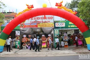 Điểm bán sản phẩm OCOP đầu tiên ngay tại Hợp tác xã Dịch vụ nông nghiệp An Ninh (huyện Quỳnh Phụ, tỉnh Thái Bình). (Ảnh Mai Tú)