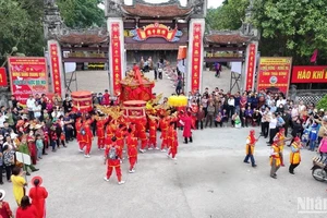 Lễ hội đền Trần Thái Bình đang trở thành điểm đến hấp dẫn đối với du khách gần xa.
