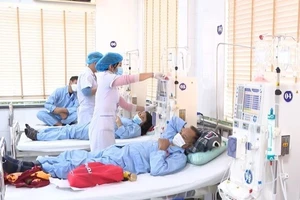 Chạy thận nhân tạo tại bệnh viện tuyến huyện tạo nhiều thuận lợi cho người dân được tiếp cận kỹ thuật y học hiện đại.