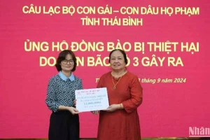 Nhiều hội nhóm, Câu lạc bộ trên địa bàn tỉnh Thái Bình đến ủng hộ đồng bào bị thiệt hại do bão số 3.