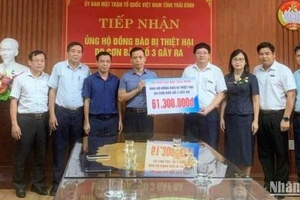 Trường Đại học Thái Bình ủng hộ đồng bào bị thiên tai do bão số 3 gây ra số tiền 61,3 triệu đồng.