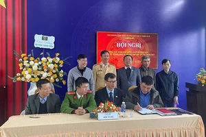 Ký cam kết phối hợp công tác an ninh trật tự và an toàn giao thông đường sắt năm 2025 và phục vụ Tết Nguyên đán Ất Tỵ.