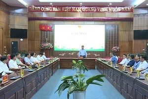 Đồng chí Lê Thành Đô, Chủ tịch Ủy ban nhân dân tỉnh Điện Biên phát biểu chào mừng các doanh nghiệp, Hiệp hội doanh nghiệp các tỉnh Tây Bắc về với Điện Biên.