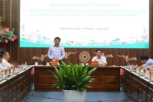 Đồng chí Nguyễn Văn Thắng, Ủy viên Trung ương Đảng, Bộ trưởng Giao thông vận tải, phát biểu chỉ đạo tại buổi làm việc với tỉnh Điện Biên.